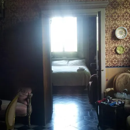 Castello Machiavelli Couette-café *